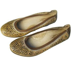 Pikolinos vented leather wedge heels